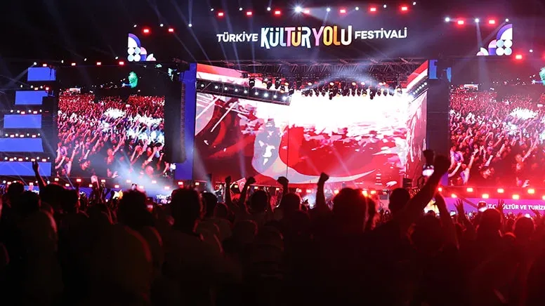 CHP AKÇAABAT’TAN KONSER TEPKİSİ