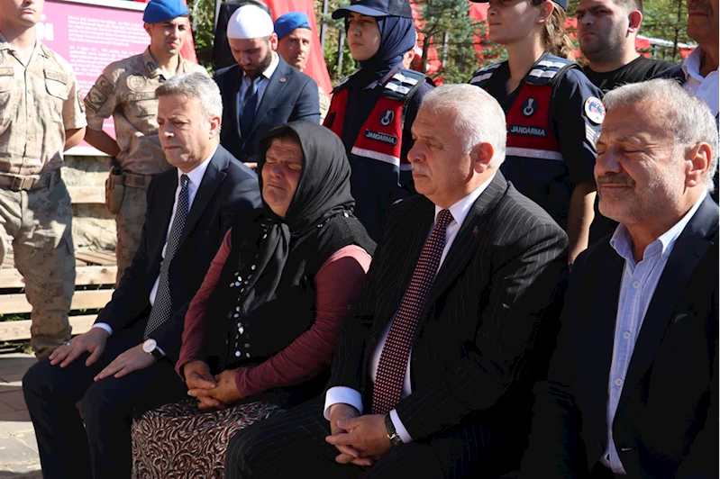 Şehit Eren Bülbül, şehadetinin 8. yılında mezarı başında anıldı