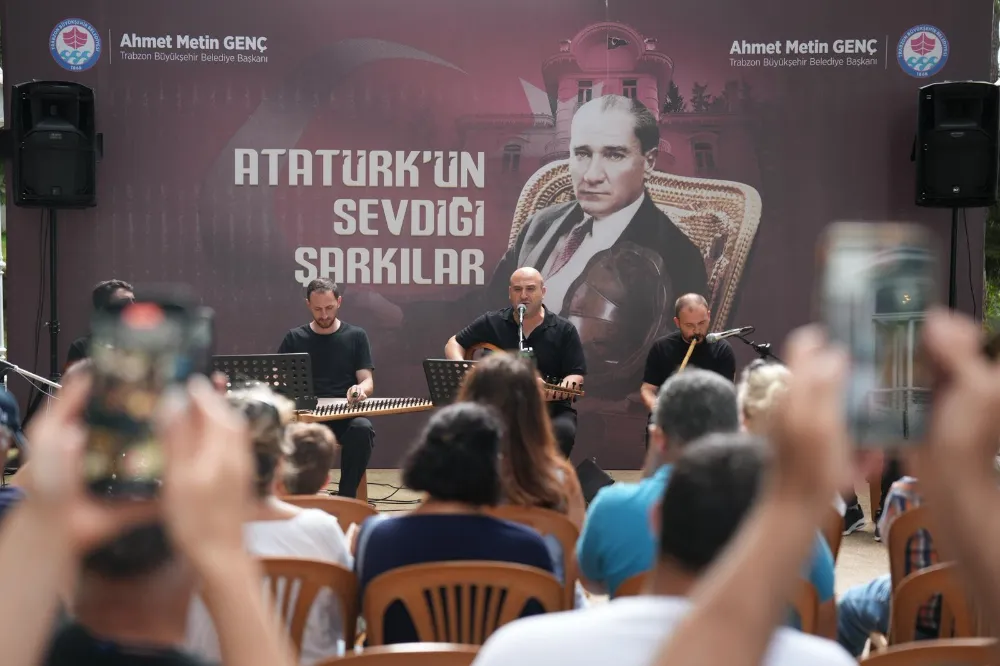 ATATÜRK’ÜN SEVDİĞİ ŞARKILAR KÖŞK’TE YANKILANIYOR