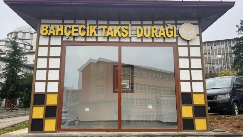 TAKSİ VE DOLMUŞ DURAKLARI YENİLENİYOR