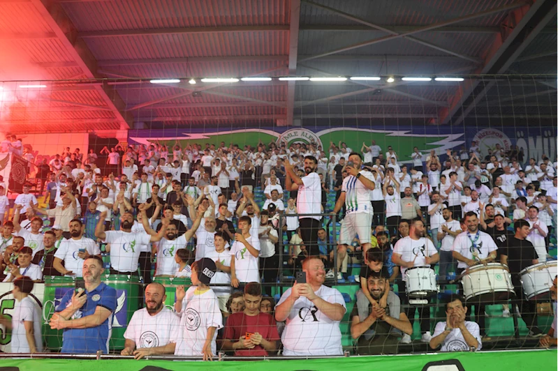Çaykur Rizespor taraftarıyla buluştu
