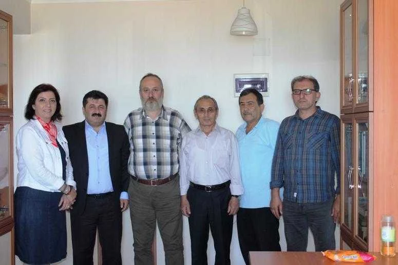 Yazarlar gazetecilerle