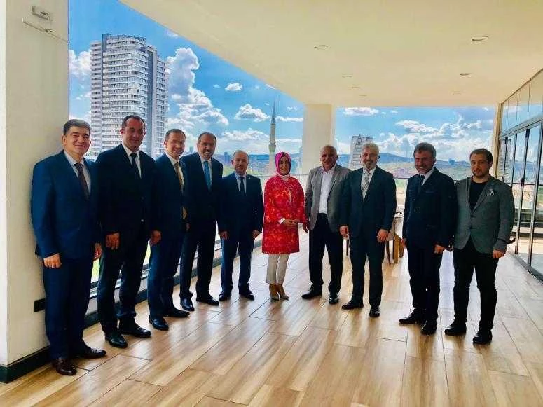 ÜNİVERSİTE POLEMİĞİ