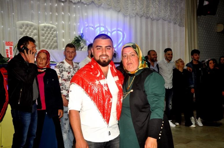 Akpınar askerlerini uğurladı