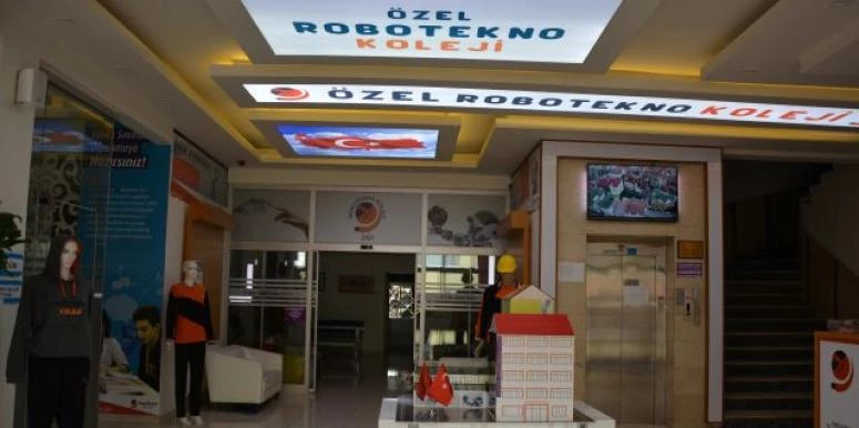 ROBOTEKNO KOLEJİ’NE YOĞUN İLGİ SÜRÜYOR