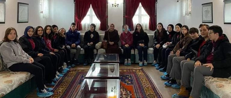 Tarihî Mekânlarda Değerler Eğitimi